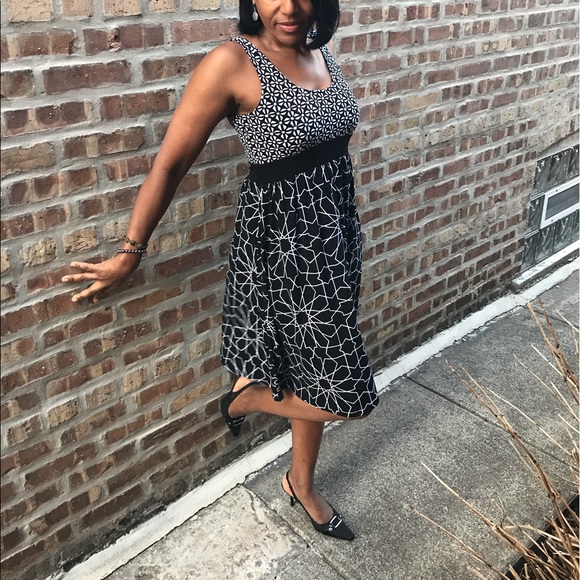 Dress - Picture 2 of 5